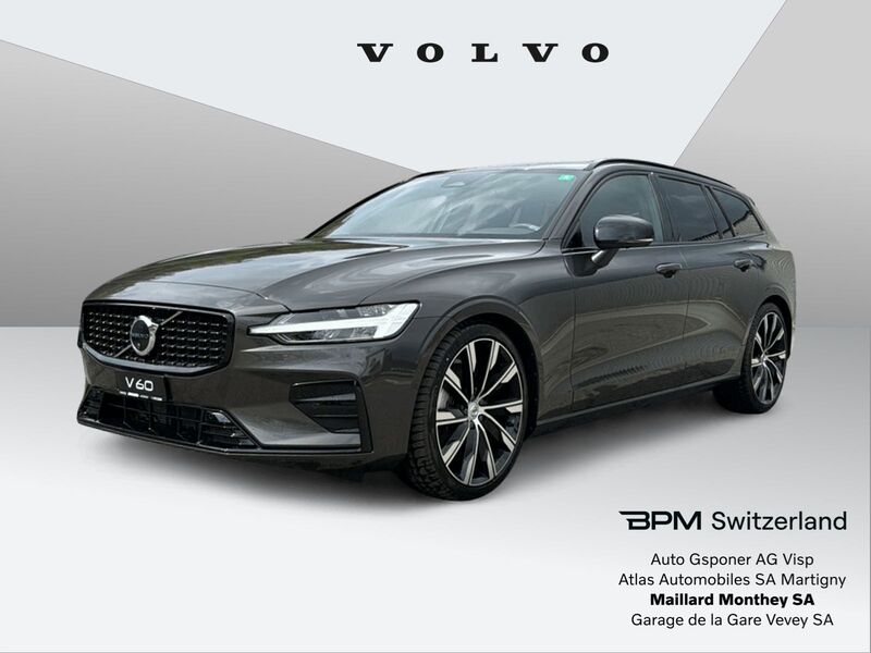 Photo VOLVO V60 V60 2.0 B5 Plus Dark Mild Hybrid Geartronic