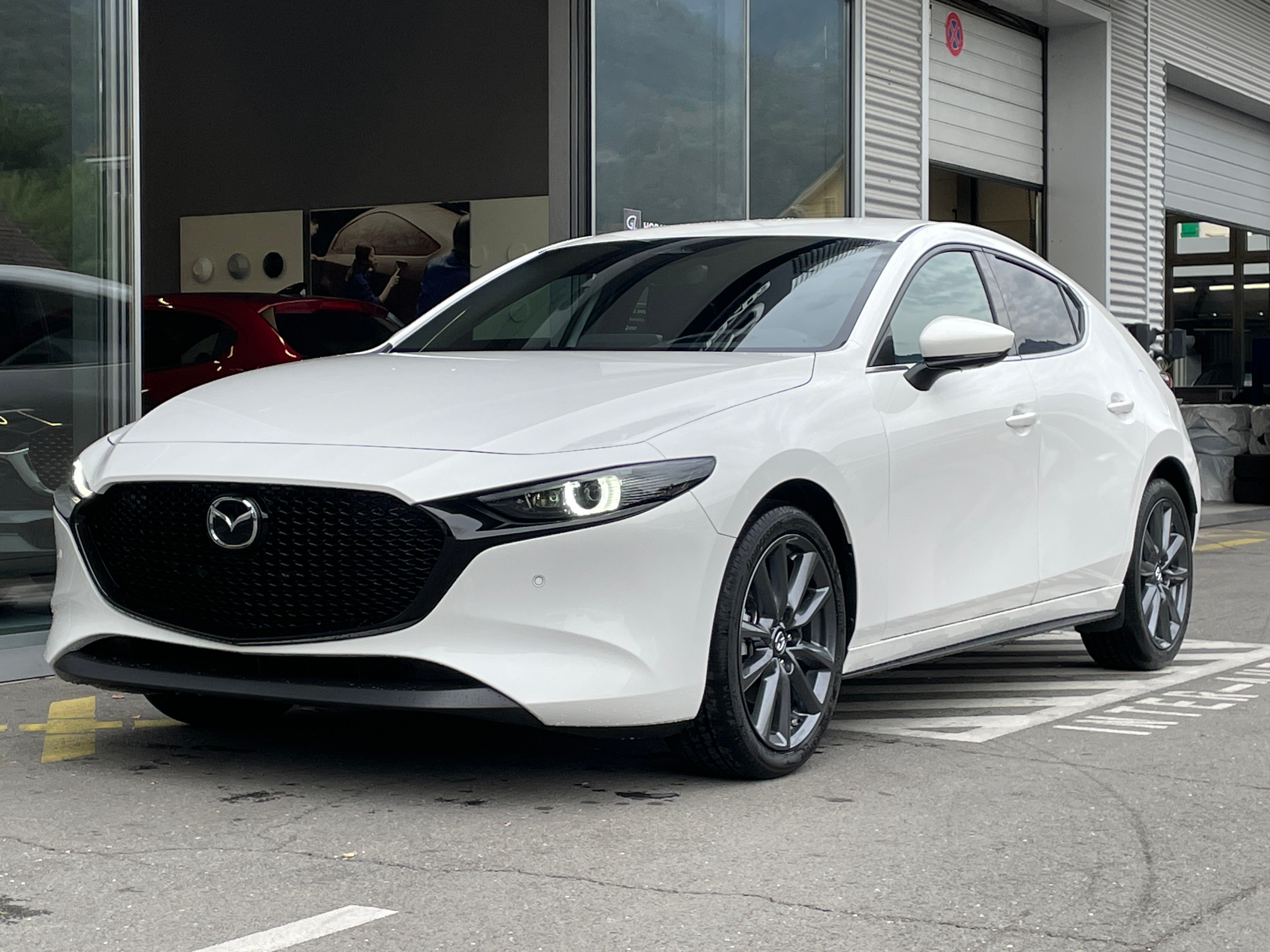 Photo MAZDA 3 3 Hatchback SKYACTIV-G M Hybrid 140 Centre Line Automat